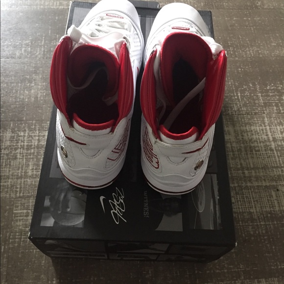 Lebron - Picture 3 of 5